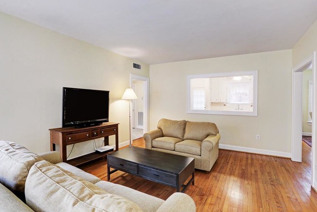 Foto del edificio - 2313 Wroxton Rd