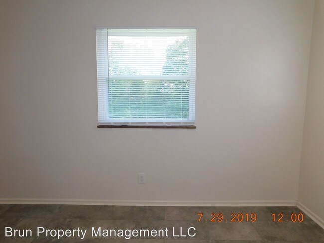 Building Photo - 3900 Seeber Dr