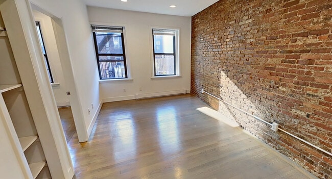 Building Photo - 88 W Cedar St