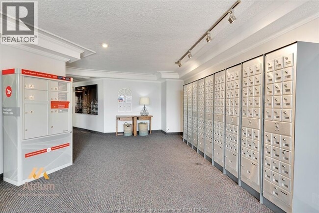 Building Photo - 111 Riverside Dr E