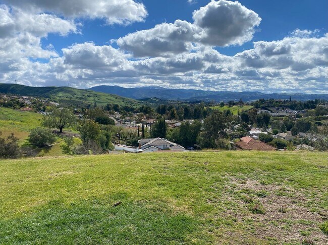 Foto del edificio - 3875 Ravenswood Dr