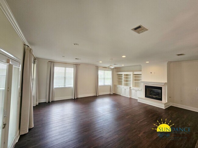 Foto del edificio - 360 Tradewinds Dr