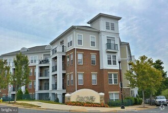 Building Photo - 2055 26th St S