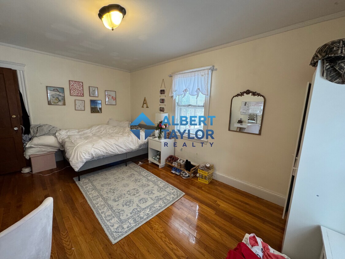 Foto principal - 44 Kirkwood Rd