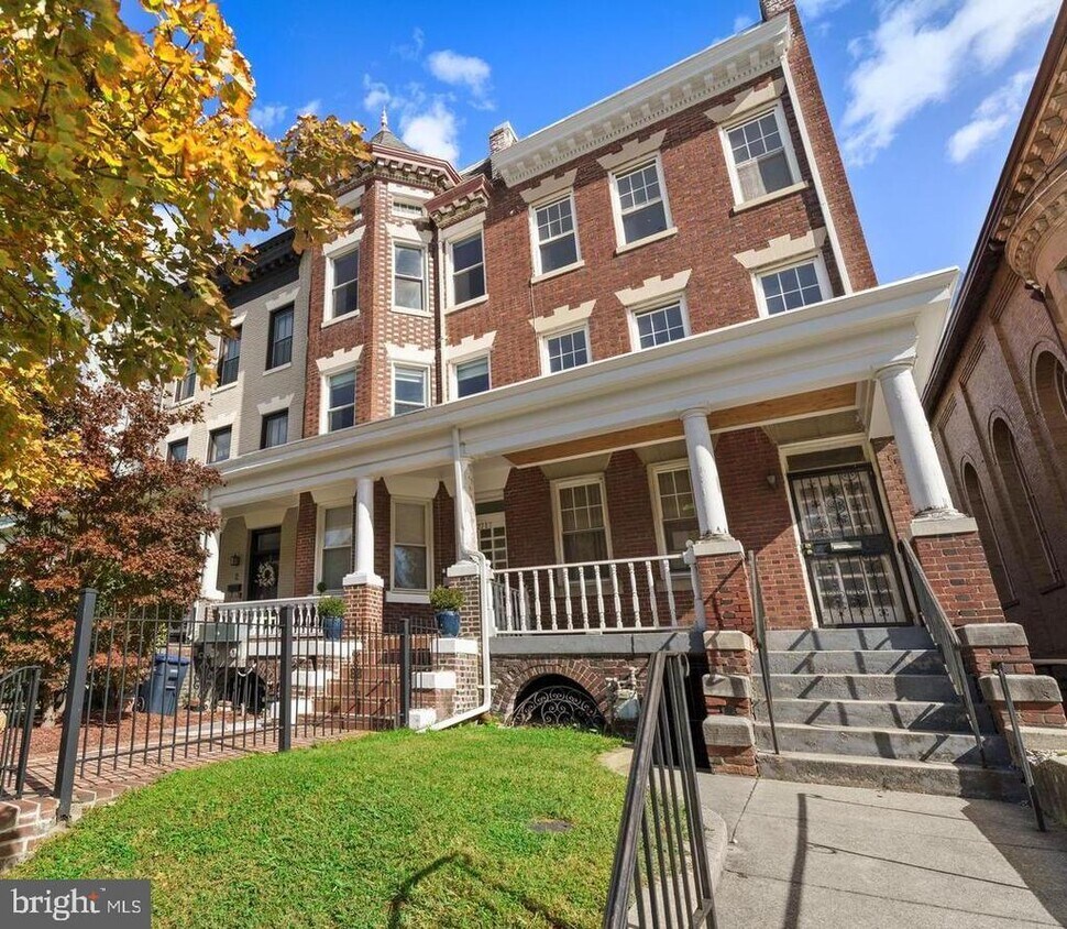 Primary Photo - 2717 13th St NW