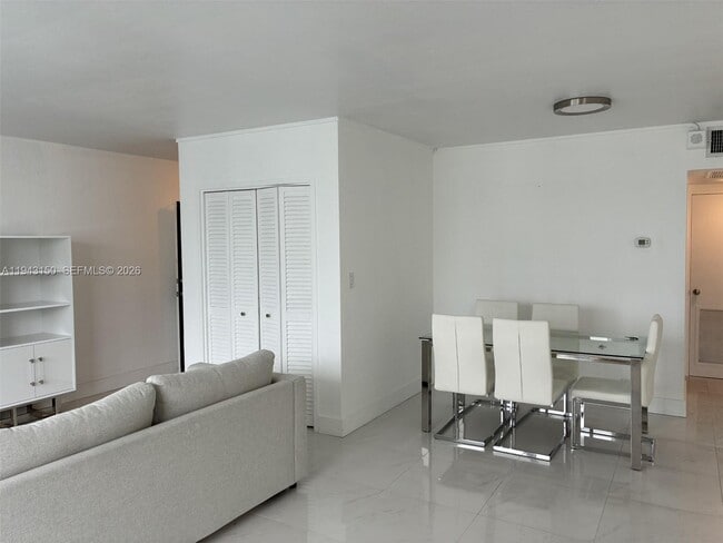 Foto del edificio - 1000 West Ave