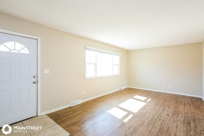 Building Photo - 300 Holiday Dr, Lansing, KS 66043
