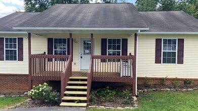 Building Photo - 943 E Highland St