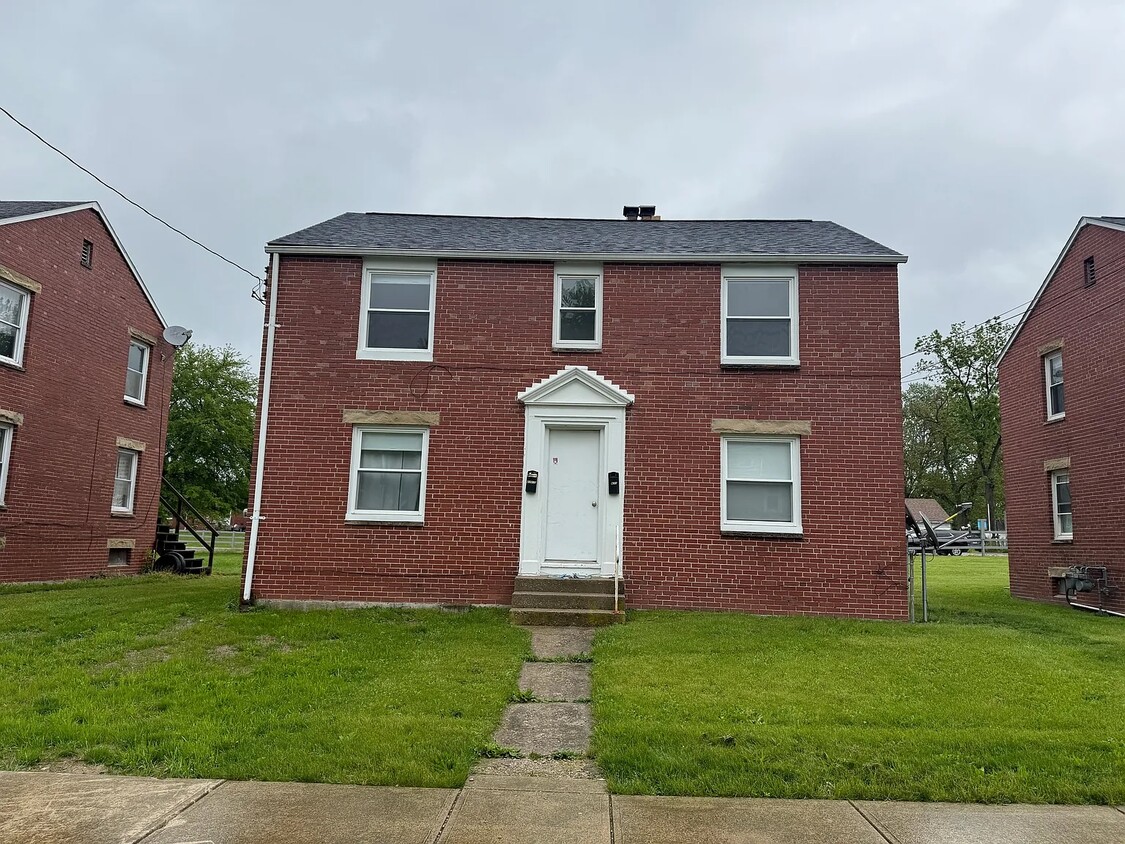 Primary Photo - 430 Oak St