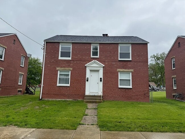 Building Photo - 430 1/2 Oak St