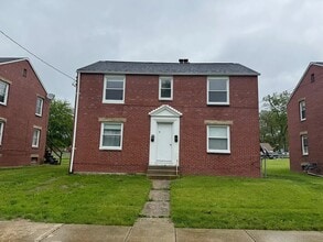 Building Photo - 430 Oak St