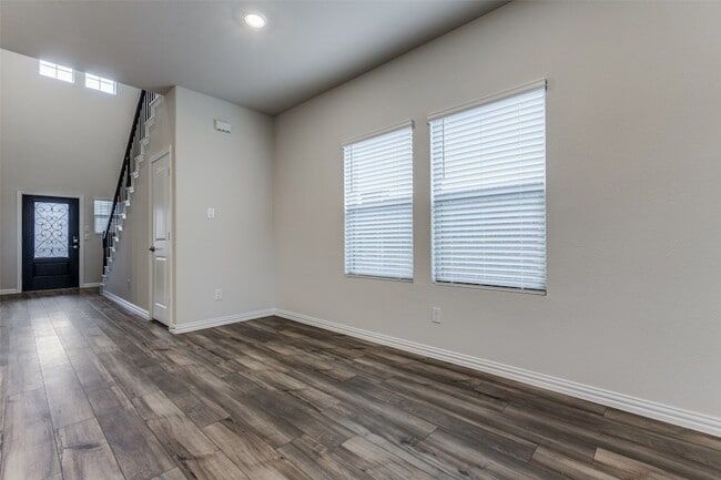 Foto del edificio - 5011 Bellhurst Dr