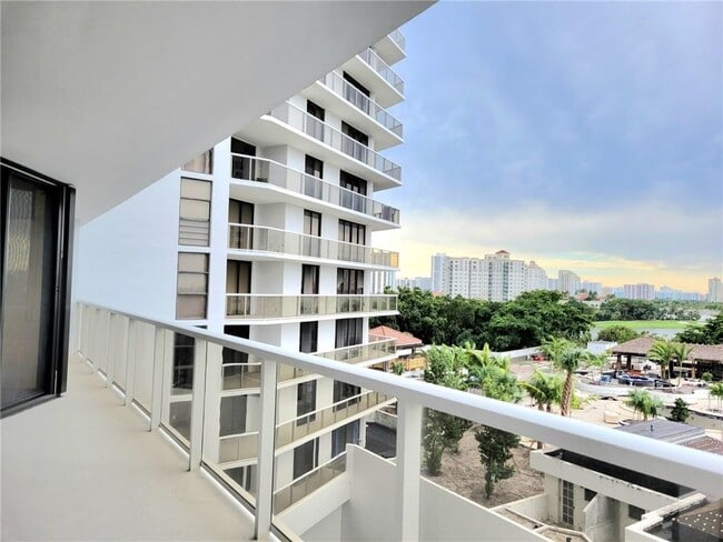 Photo - 20281 E Country Club Dr Apartment