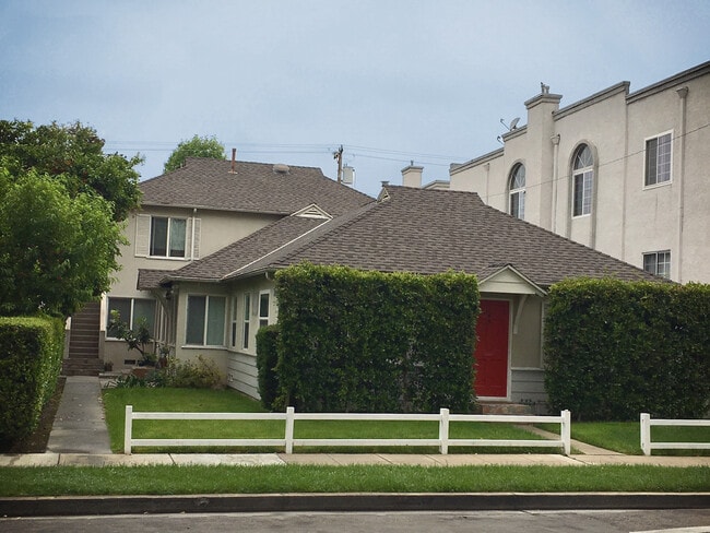 Building Photo - 143 N Maple St