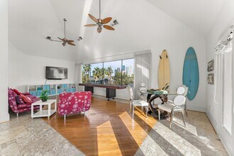 Building Photo - 315 Fairview St