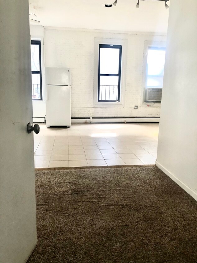 Building Photo - 2308 44th Dr