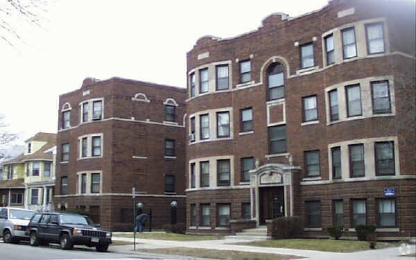 Primary Photo - 5047 N Winthrop Ave