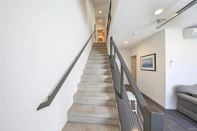 Foto del edificio - 1526 Sullivan Ave