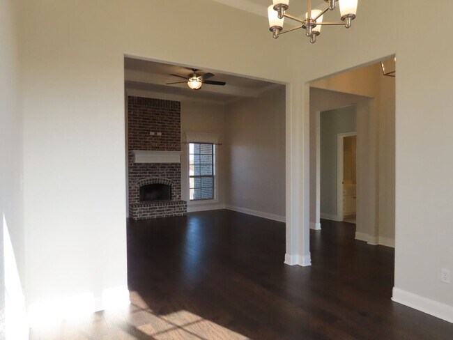Foto del edificio - Gorgeous 3 Bedroom, 2 Bath Home in South Tyler! Tyler ISD: Jack Elementary