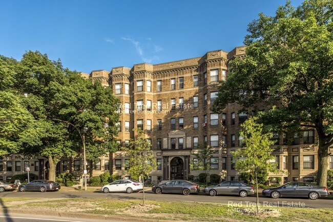 Foto del edificio - 1160 Commonwealth Ave
