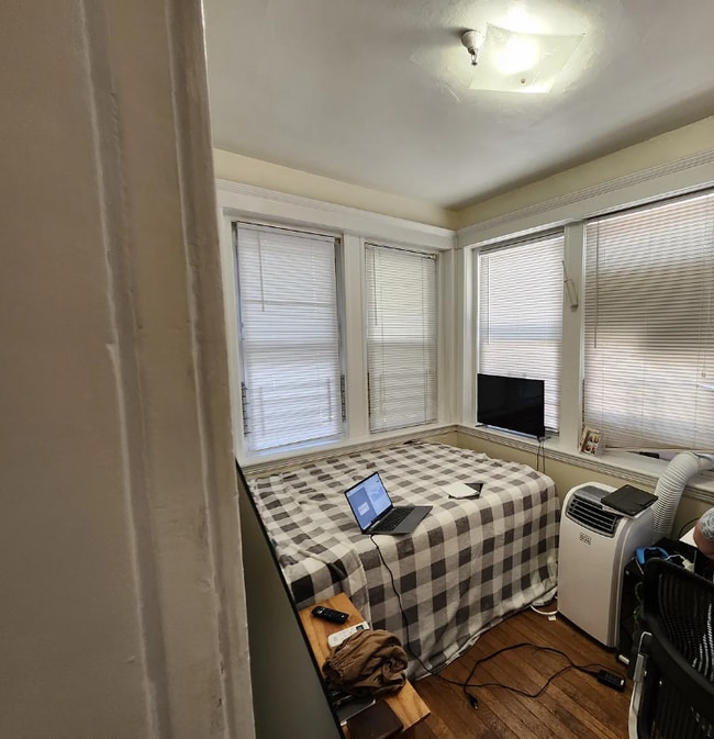 Building Photo - 309 Allston St