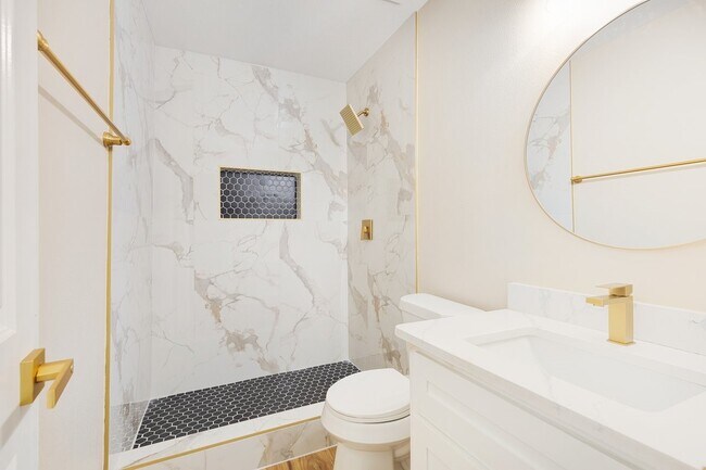 Foto del edificio - 2329 Lidstone St