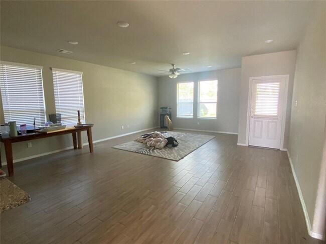 Foto del edificio - 811 Cobalt Crest Ln