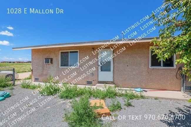 Building Photo - 1028 E Mallon Dr