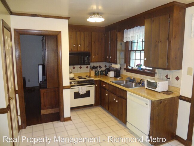Building Photo - 3 br, 2.5 bath House - 10232 Acworth Dr