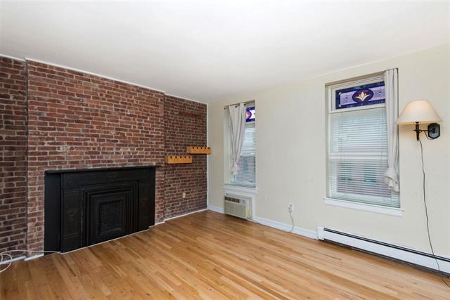 Building Photo - 209 14th St