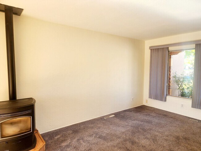 Foto del edificio - Cozy Home In North Valley