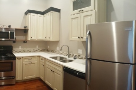 Kitchen - 715 W 1st St