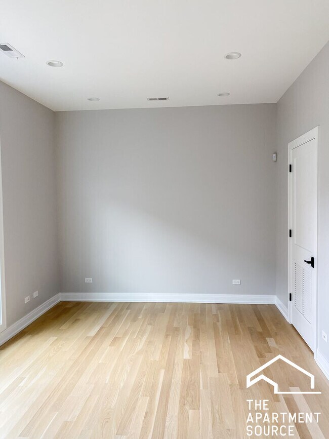 Foto del edificio - 1050 W Cornelia Ave