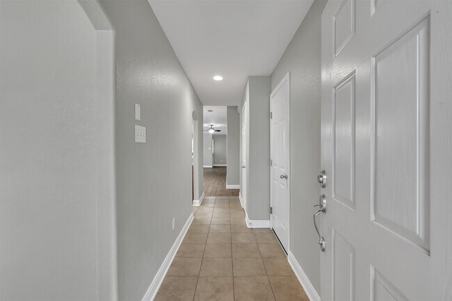 Foto del edificio - 3011 Crescent Oaks Park Ln