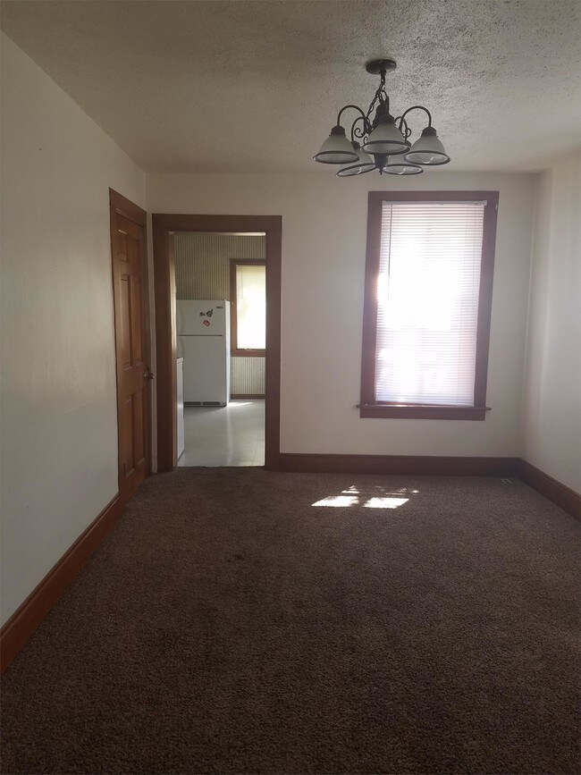 Foto del edificio - 525 W Addison St