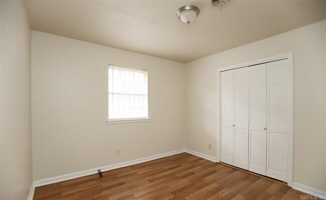 Building Photo - 5818 Southwick Dr