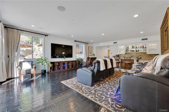 Building Photo - 21141 Brunnell Ct