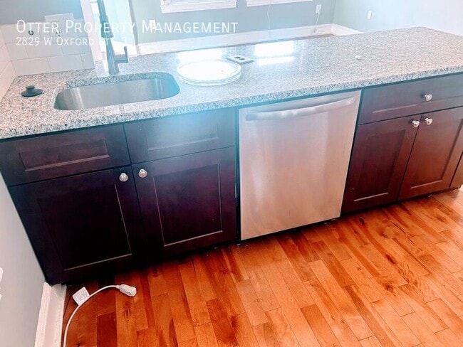 Foto del edificio - 2829 W Oxford St