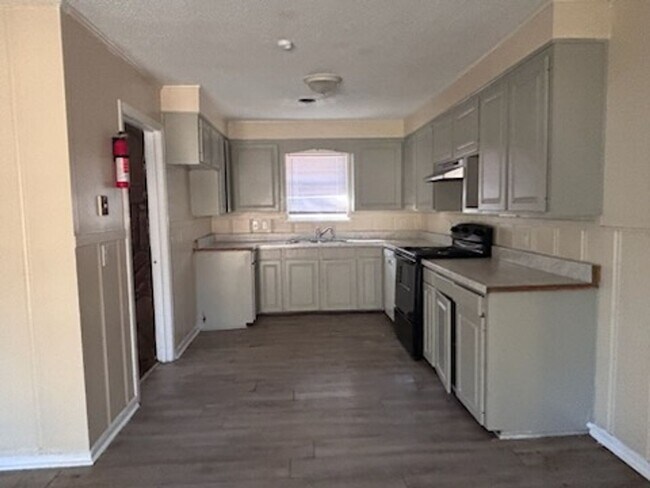 Foto del edificio - 1934 Catalina Dr