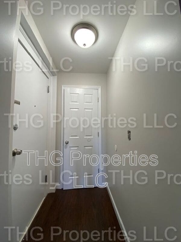 Building Photo - 641 Lincoln Ave