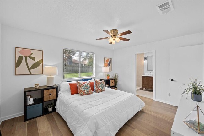 Foto del edificio - 11305 Songbird Cove