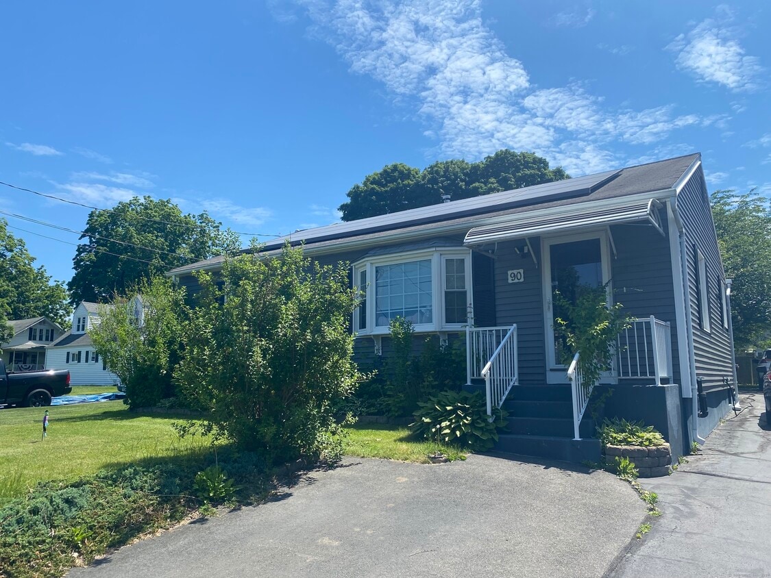 90 Draper Ave, Meriden, CT 06450 House Rental in Meriden, CT