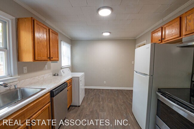 Building Photo - 3 br, 1 bath House - 302 Normandy Street