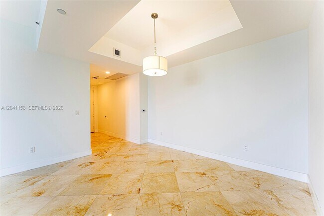 Building Photo - 15901 Collins Ave