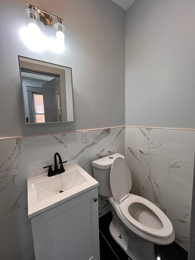 Building Photo - 156 Wegman Pky