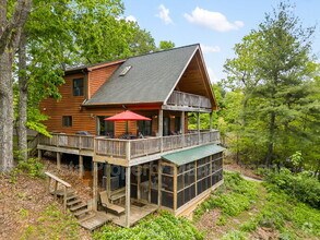 Building Photo - 71 Fairview Hills Dr