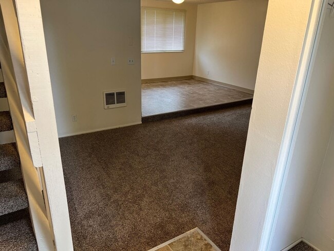 Building Photo - milm36