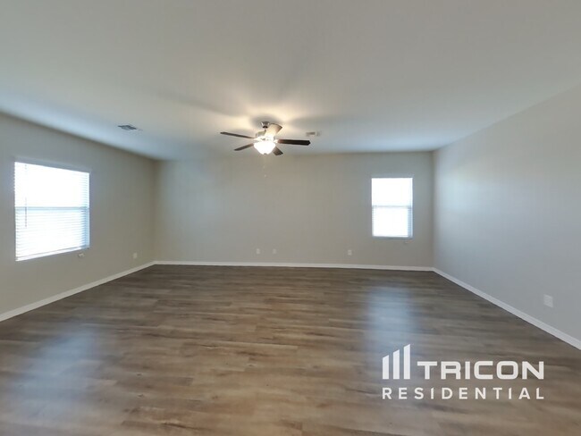 Building Photo - 33644 N Draba Ln