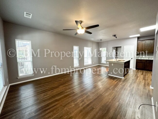 Photo - 431 Jannie St Apartment