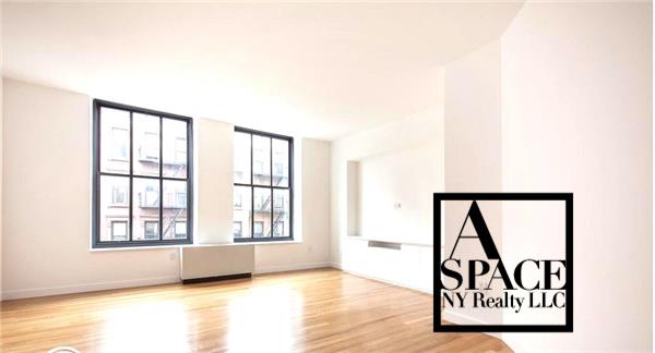 Building Photo - 318 W 11th St